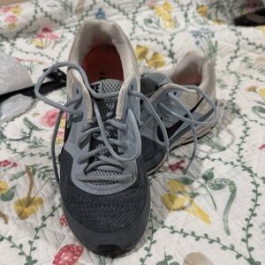 Women’s Nike Pegasus sneakers. Great condition. Size 8. Gray, light blue